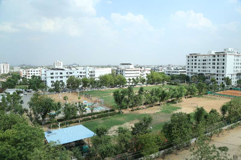 Trees and walkways on the SKIT campus